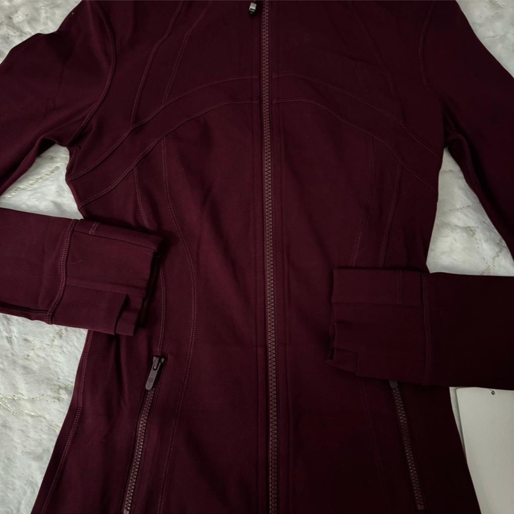 Size 4 garnet lululemon. Willing to negotiate! ♥️